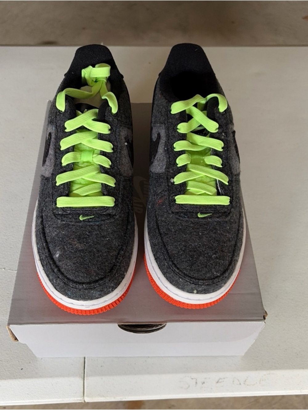 Nike Air Force 1 LV8 GS Halloween - Black Ghost Green - Size 5Y - Picture 2 of 6
